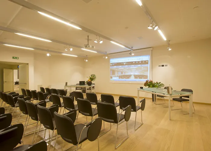 Western The Hub Hotell 4*