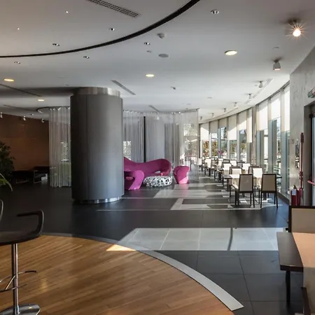 Western The Hub 밀라노